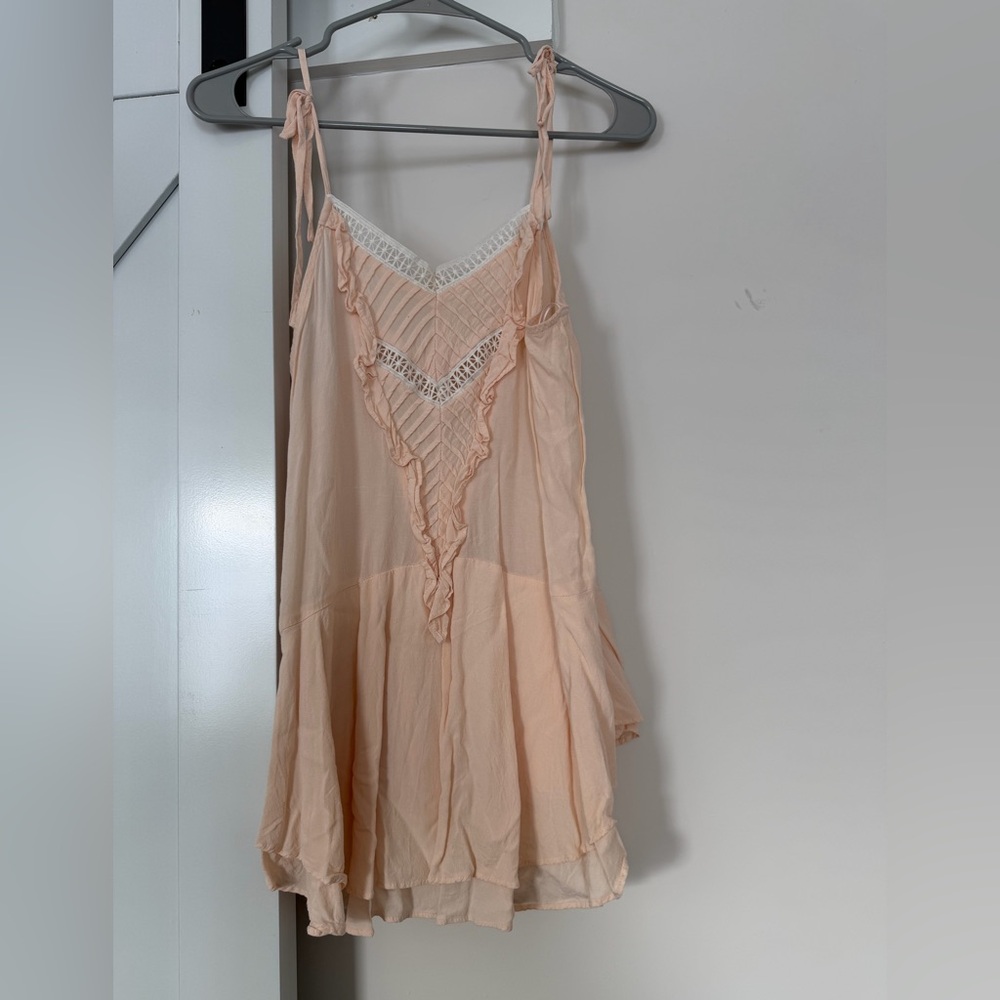Pink Sleeveless blouse with Lace Detail